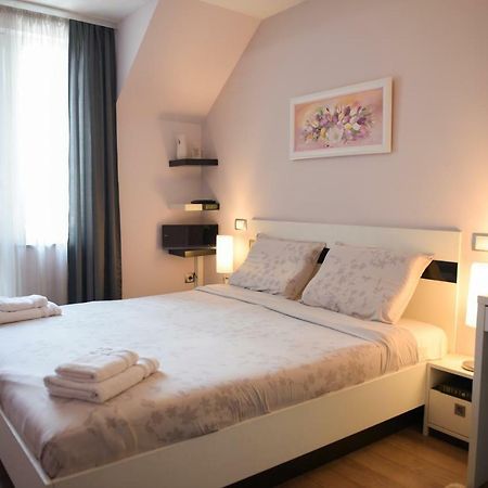 Derelli Deluxe And Derelli Adorable Apartments Szófia Kültér fotó